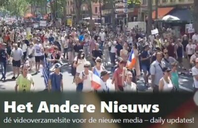 Beelden van demonstraties in Frankrijk dit weekend ( 15-08-21) tegen chantagebewijs